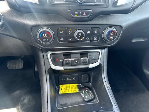 Used 2023 GMC Terrain SLE w/ Driver Convenience Package AWD/4WD image 19