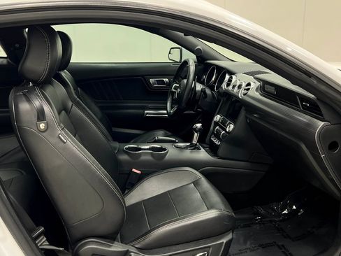 Used 2019 Ford Mustang GT Premium w/ GT Performance Package RWD image 34