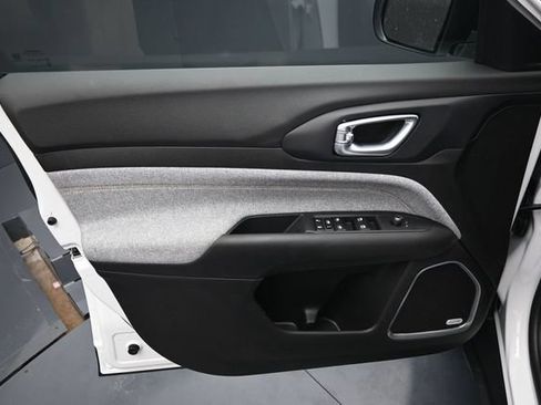 New 2026 Jeep Compass Latitude AWD/4WD image 23