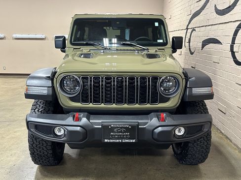 Used 2025 Jeep Wrangler Rubicon w/ Technology Group image 10