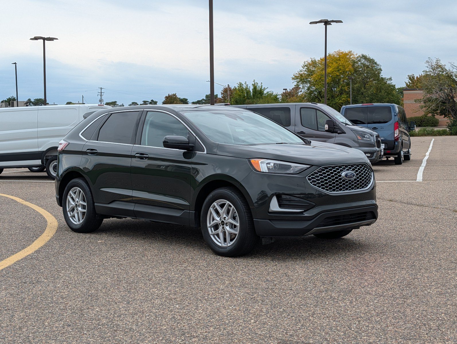 Used 2024 Ford Edge SEL AWD/4WD image 7