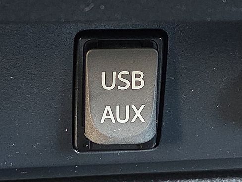 Used 2019 Toyota Tundra SR5 image 19