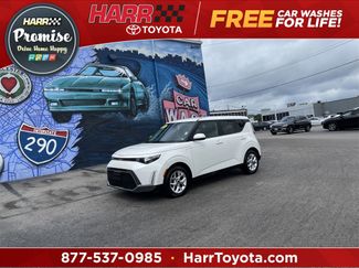 Used 2023 Kia Soul LX w/ LX Technology Package image 1