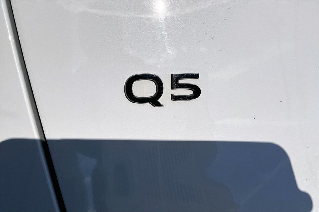Used 2025 Audi Q5 Premium Plus w/ Premium Plus AWD/4WD image 24