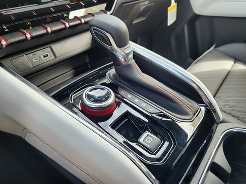 New 2026 GMC Canyon AT4X w/ LPO, Black Badging Package image 18