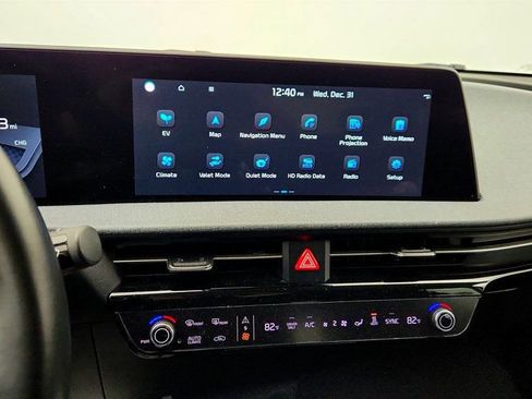 Used 2022 Kia EV6 Wind image 17