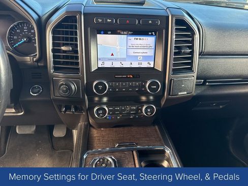 Used 2019 Ford Expedition Limited image 18