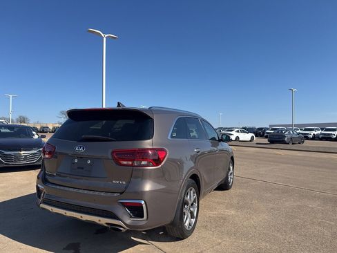 Used 2019 Kia Sorento SX w/ SX Touring Package image 18