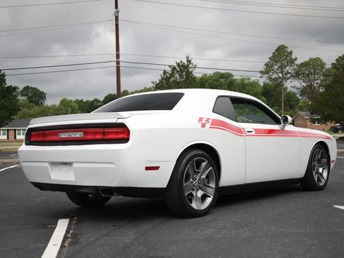 Used 2013 Dodge Challenger R/T RWD image 5