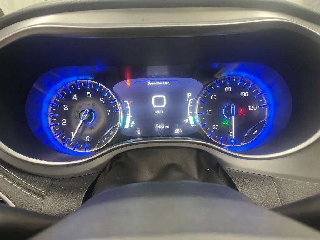 Used 2025 Chrysler Pacifica Limited FWD image 22