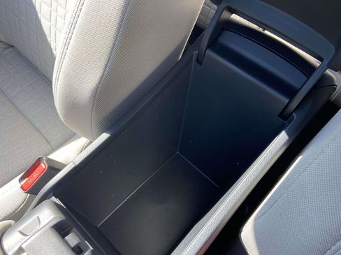 Used 2025 Honda HR-V LX image 23