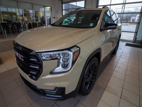Certified 2023 GMC Terrain SLE w/ Driver Convenience Package image 2