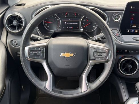 Used 2025 Chevrolet Blazer LT FWD image 11