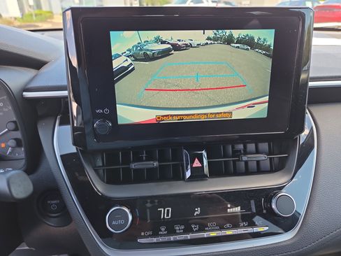 Used 2025 Toyota Corolla Cross AWD Hybrid w/ Moonroof Package image 23