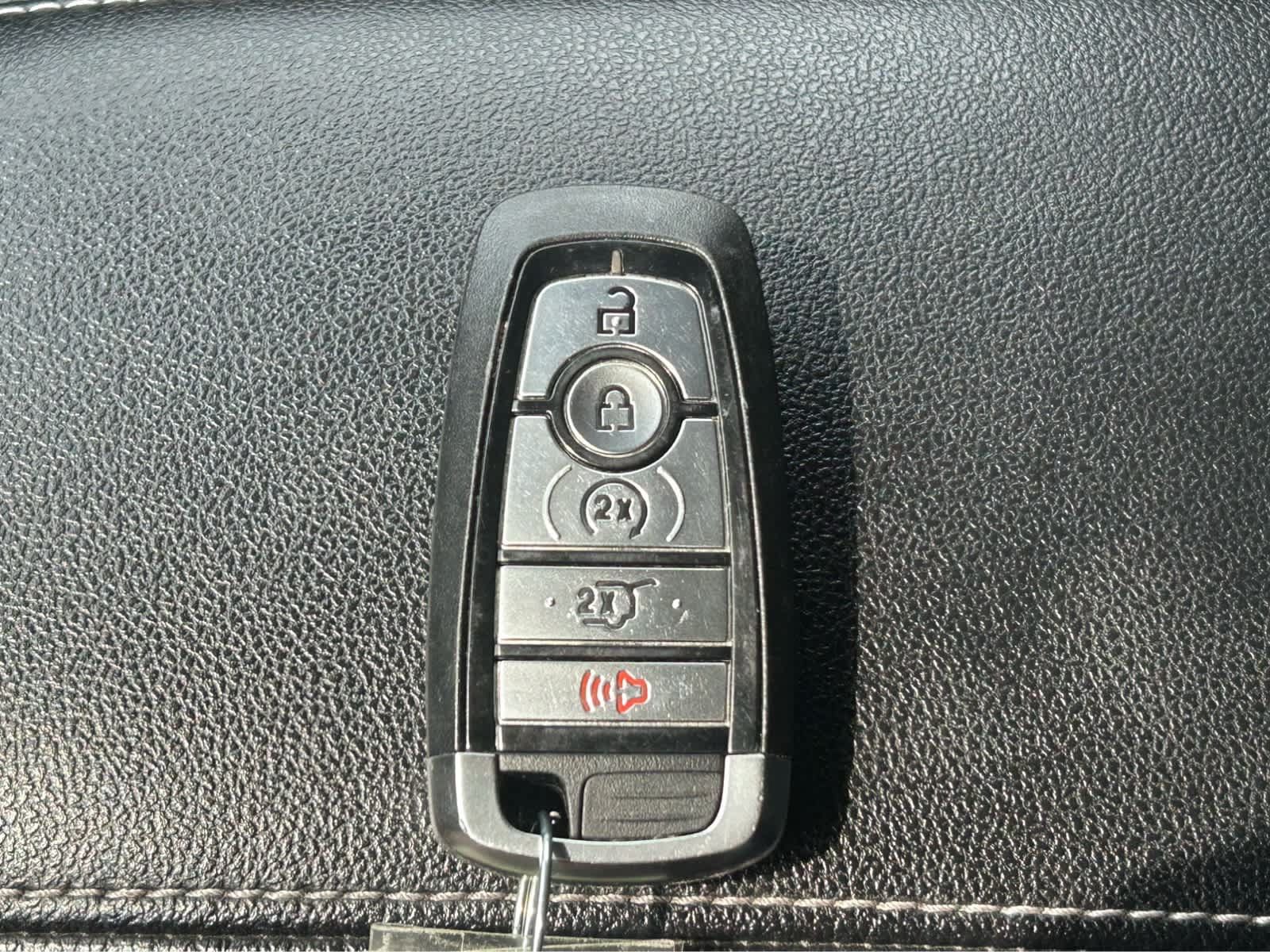 Used 2025 Ford Escape Platinum AWD/4WD image 42