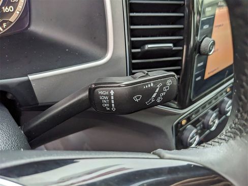 Used 2019 Volkswagen Atlas SEL Premium image 35