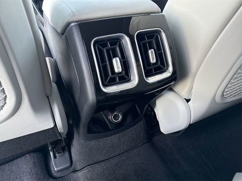 New 2025 Kia Sorento SX image 30