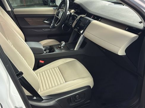 Used 2024 Land Rover Discovery Sport S image 9