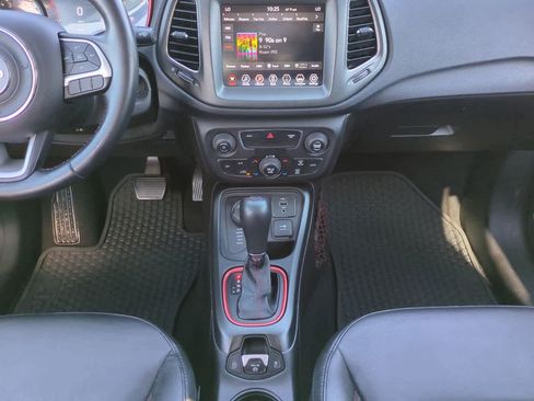 Used 2020 Jeep Compass Trailhawk image 18