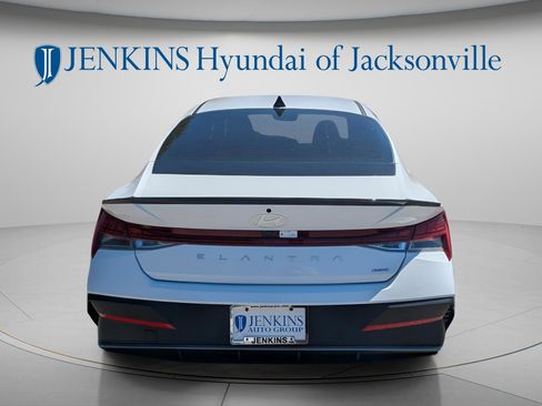 New 2025 Hyundai Elantra SEL FWD image 4