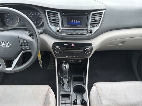 Used 2016 Hyundai Tucson SE w/ Option Group 12 FWD image 8