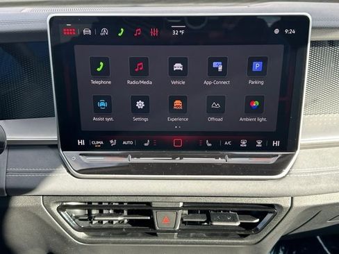 New 2026 Volkswagen Tiguan SE image 36