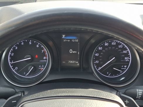 Used 2021 Toyota Camry SE image 19