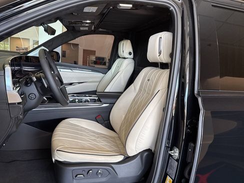 New 2025 Cadillac Escalade ESV Sport Platinum image 13