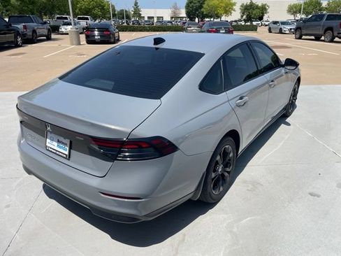 Used 2025 Honda Accord SE image 7