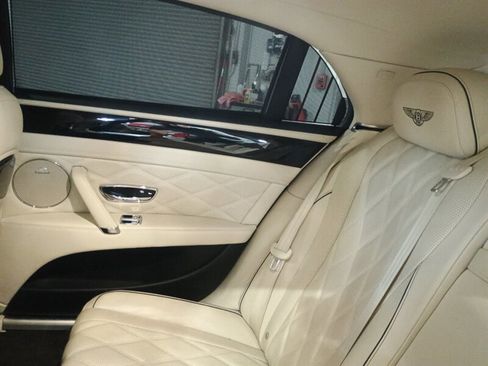 Used 2016 Bentley Flying Spur W12 image 34