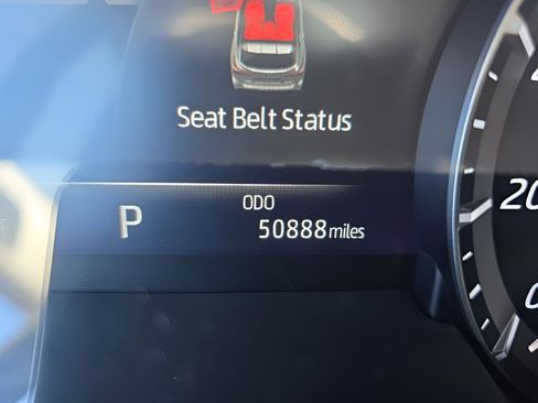 Used 2020 Toyota Highlander Limited image 11