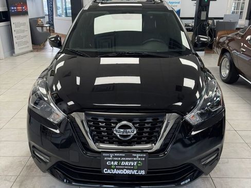 Used 2020 Nissan Kicks SR w/ SR Premium Package FWD image 2