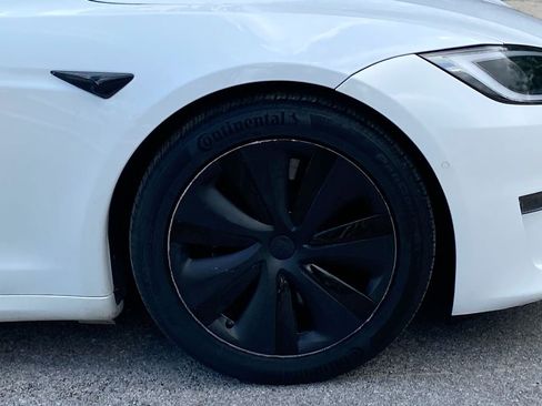 Used 2023 Tesla Model S Base image 9