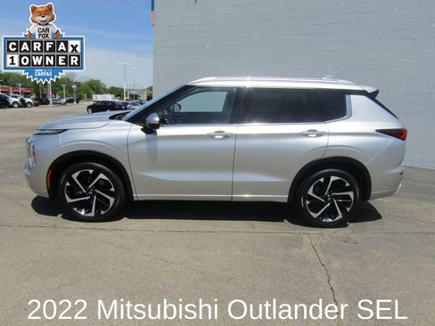 Used 2022 Mitsubishi Outlander SEL AWD/4WD image 2