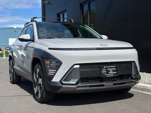 Used 2025 Hyundai Kona Limited AWD/4WD image 10