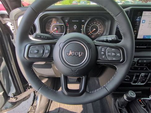 New 2025 Jeep Gladiator Sport image 18