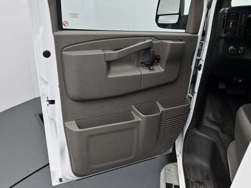 Used 2024 GMC Savana 2500 w/ Driver Convenience Package image 11