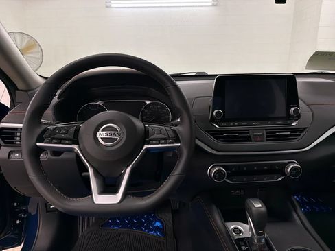 Used 2021 Nissan Altima 2.5 SR w/ SR Premium Package FWD image 9