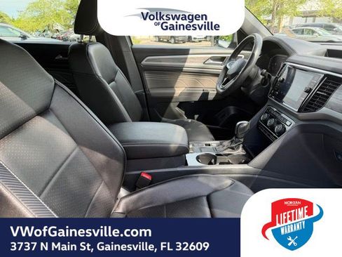 Used 2023 Volkswagen Atlas Cross Sport SE FWD image 9