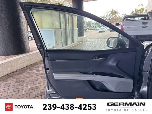 Used 2018 Toyota Camry LE image 16