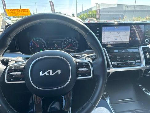 Certified 2022 Kia Sorento S AWD/4WD image 11