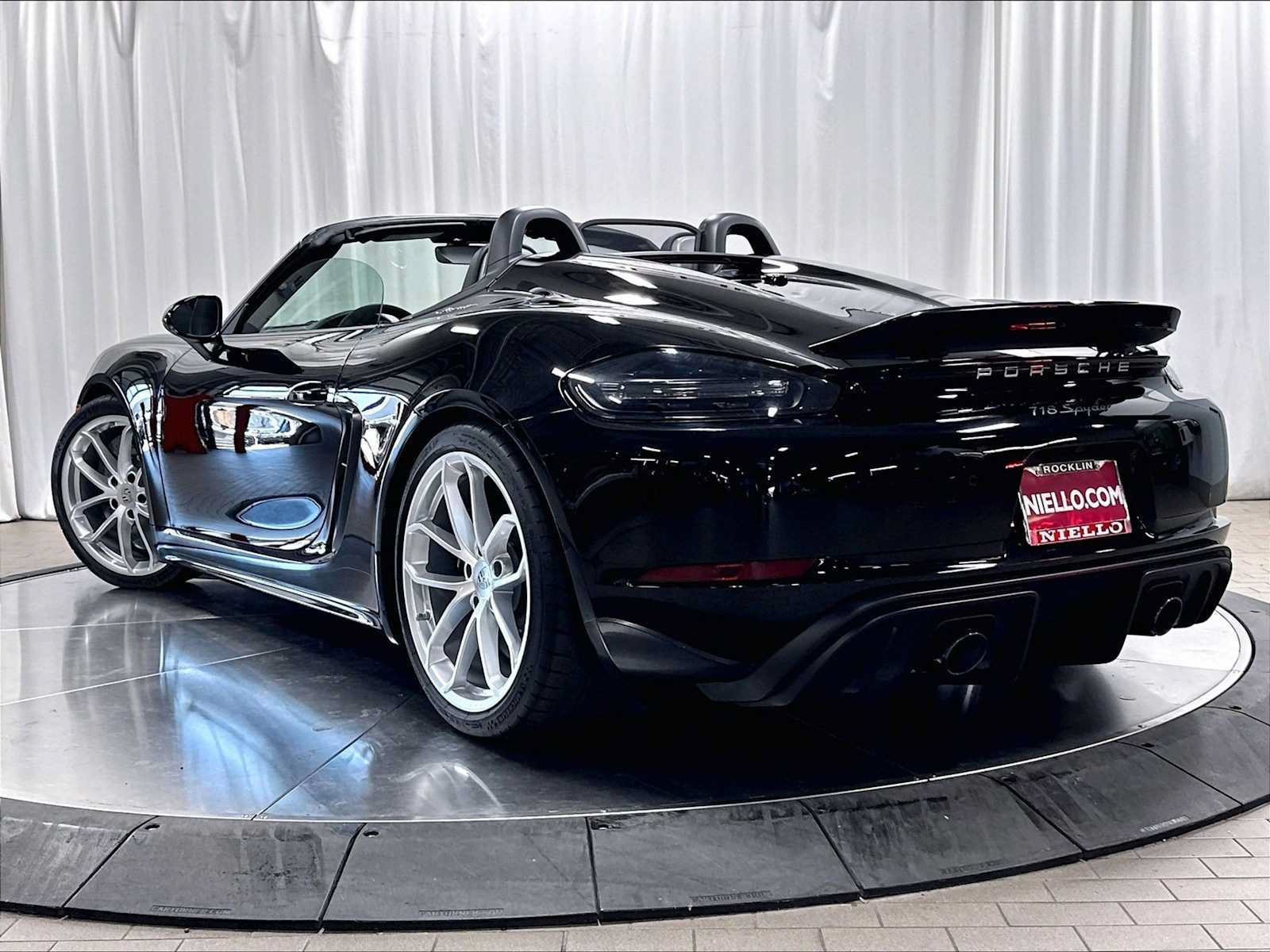Used 2022 Porsche 718 Boxster Spyder RWD image 3