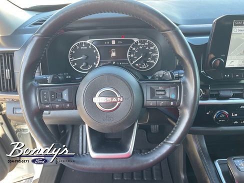 Used 2023 Nissan Pathfinder SL w/ Lighting Package (N92) image 9