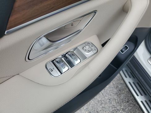 New 2026 Mercedes-Benz GLS 580 4MATIC image 23