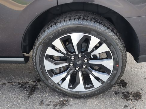 New 2026 Ford Expedition Platinum AWD/4WD image 19