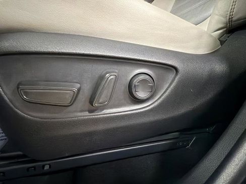 Used 2021 Toyota RAV4 XLE Premium FWD image 15