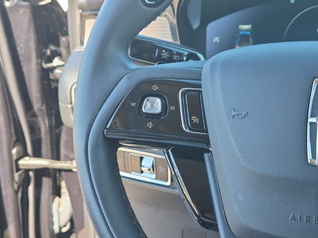 Used 2024 Lincoln Corsair AWD image 19