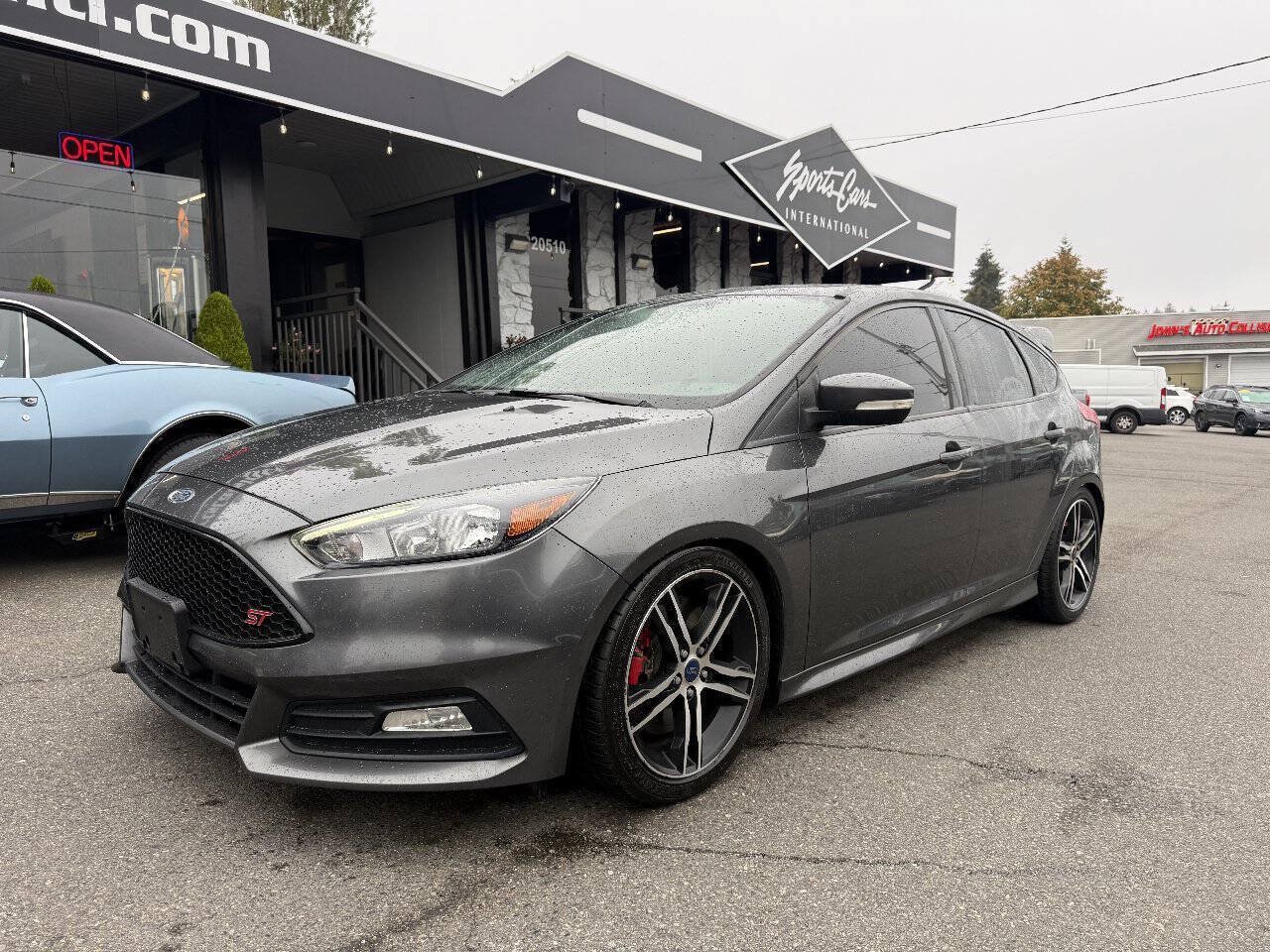 Used 2018 Ford Focus ST FWD image 1