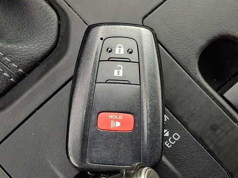 Used 2023 Toyota Highlander L image 13