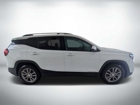 Used 2024 GMC Terrain SLT FWD image 2